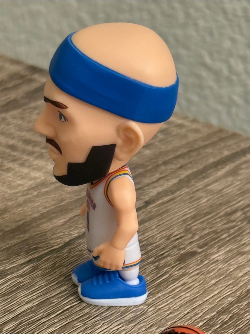 Alex Caruso Oklahoma City Thunder White Jersey NBA Ballers Series 2 - Picture 5 of 8